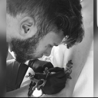 Loading...