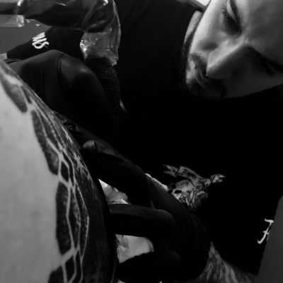 Loading...