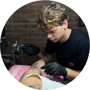 <center><strong>Tommaso Tattoni Tattoo</strong></center>
